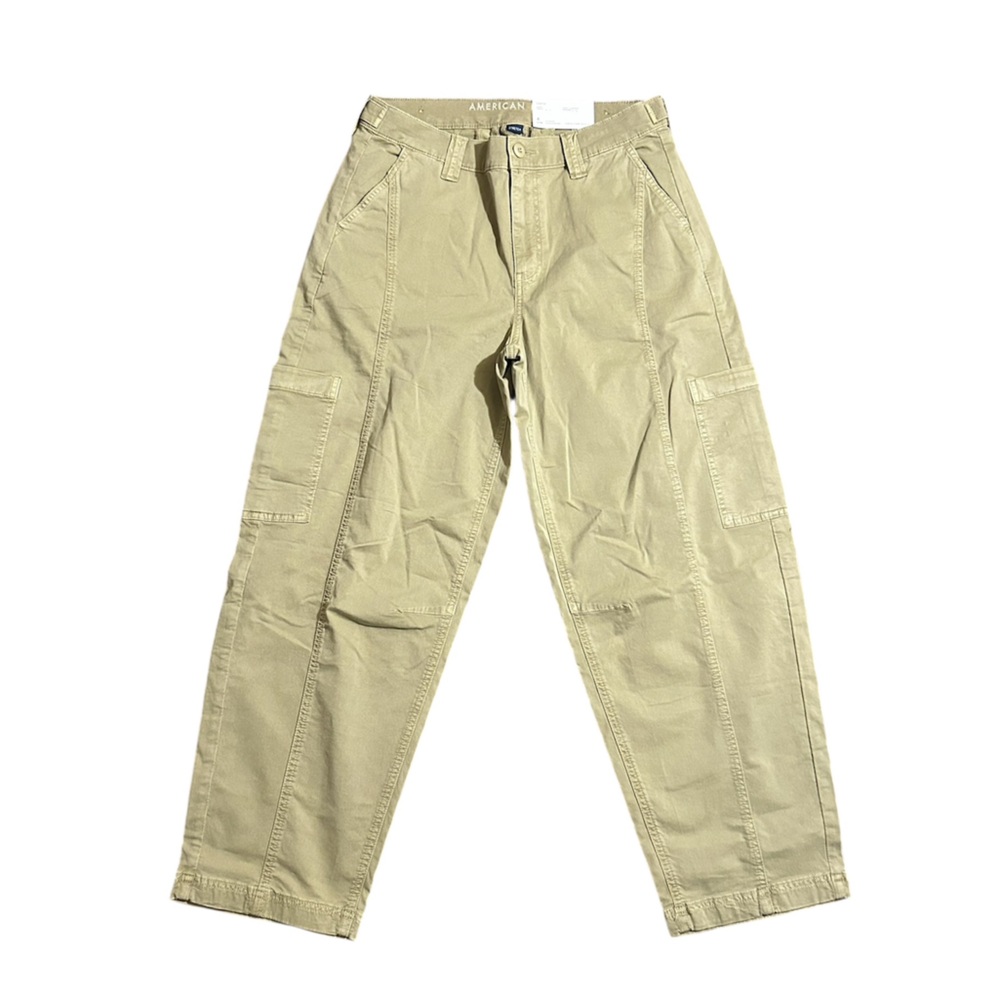 American Eagle Outfitters Women's Straight Leg Barrel Jeans in Light Khaki